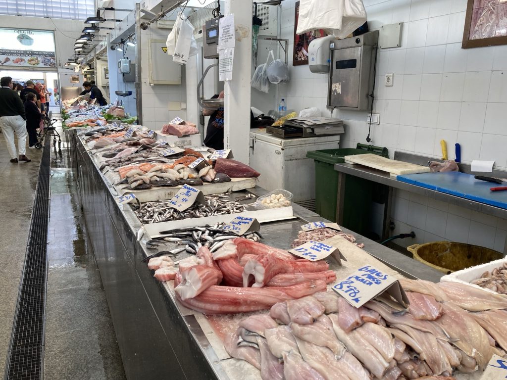 Cadiz Fish Market showing a vast array of seafood